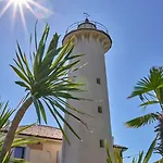 아파트 Enjoy Sun, Sand, And Shopping In Our