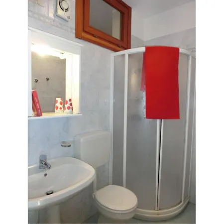 Enjoy Sun, Sand, And Shopping In Our Appartement *