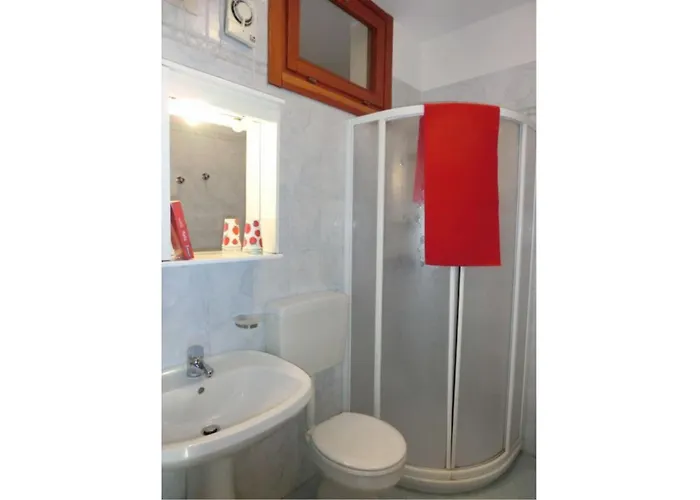 Enjoy Sun, Sand, And Shopping In Our Apartman *