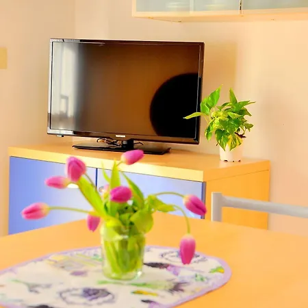 Enjoy Sun, Sand, And Shopping In Our Lägenhet