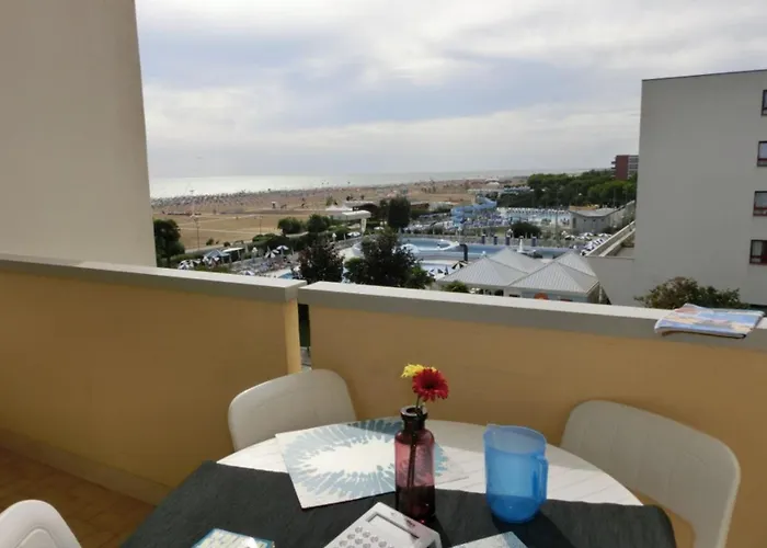 Enjoy Sun, Sand, And Shopping In Our Appartamento