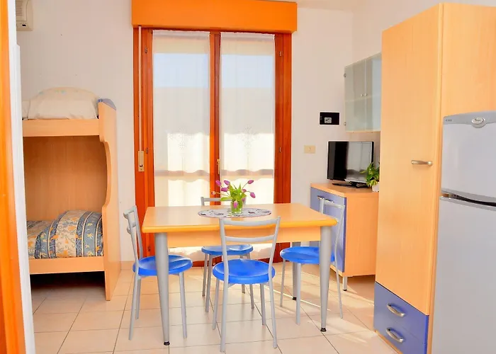 Enjoy Sun, Sand, And Shopping In Our Appartamento *